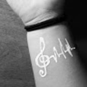 Meet your Posher, Mia